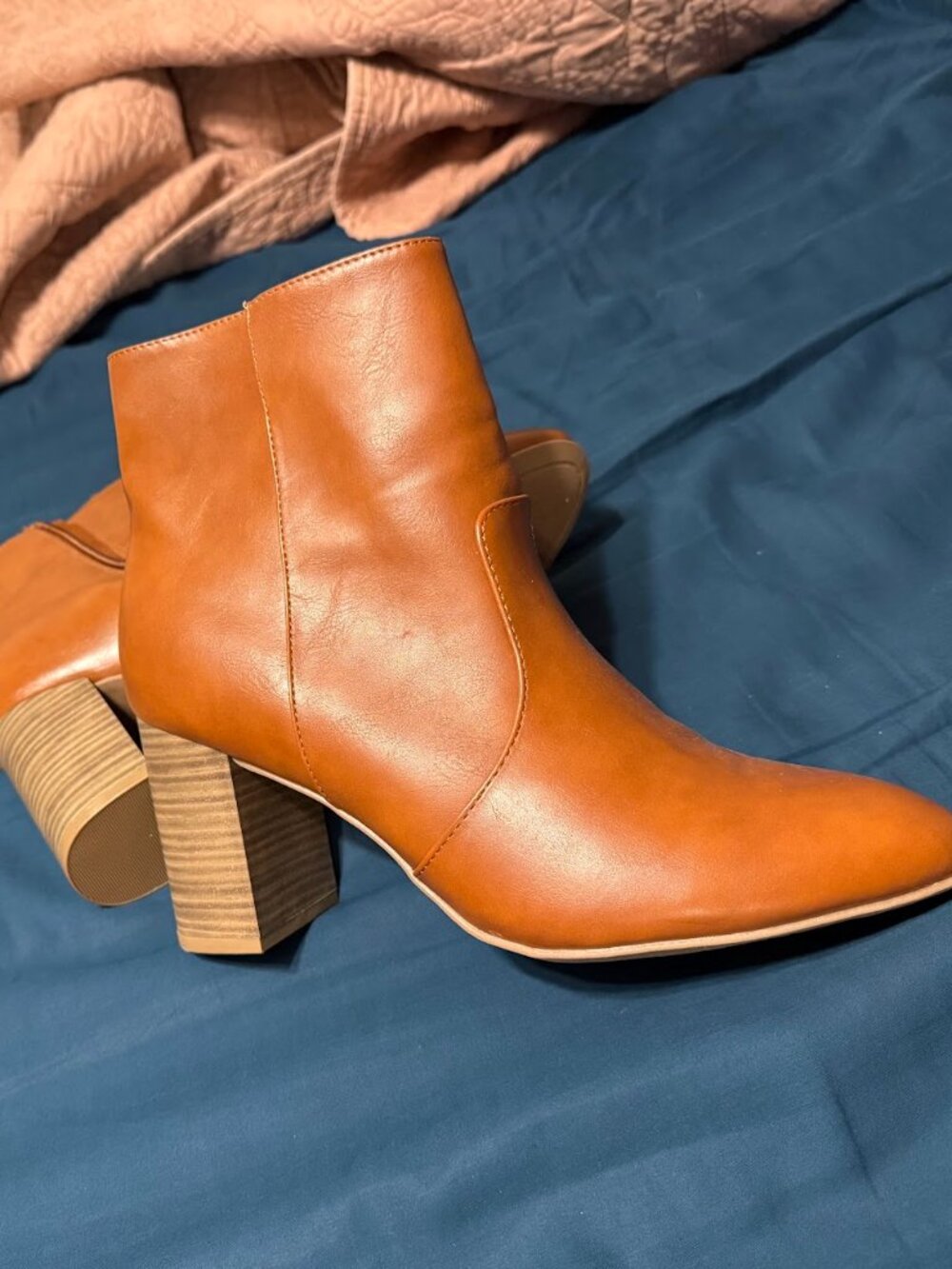 Old Navy Women Cognac Brown Boots